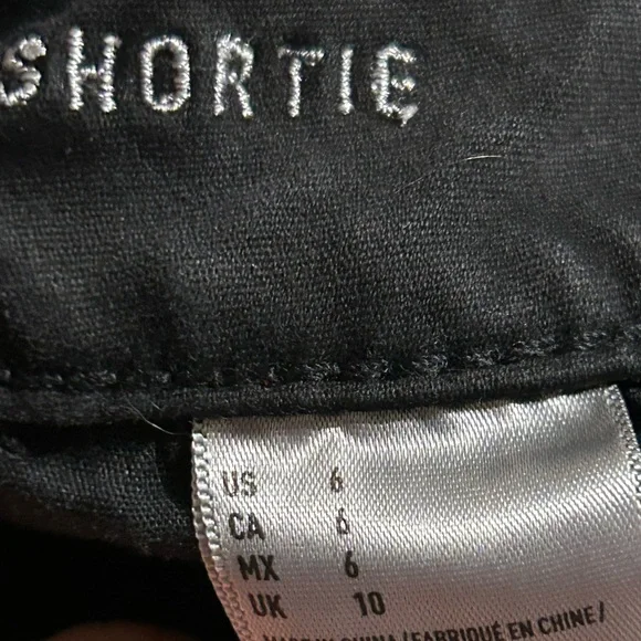 American Eagle Hi-Rise shortie - Picture 2 of 3